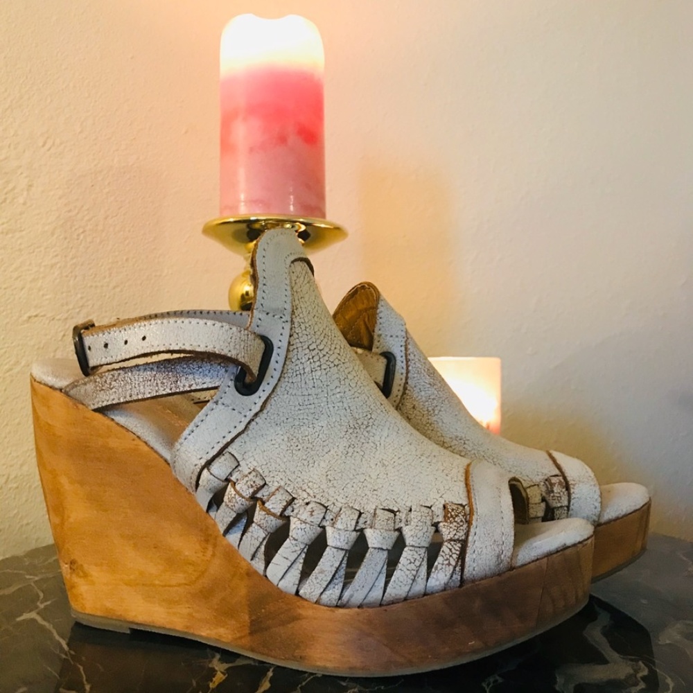 VOLATILE GENUINE LEATHER WEDGES